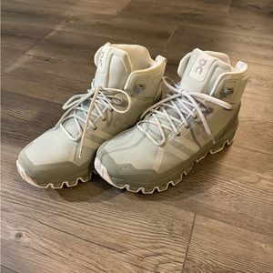 On Cloud Hiking Boots